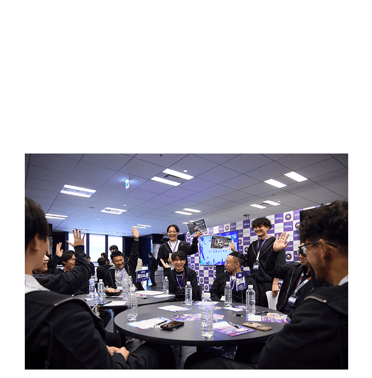 24時間いつでも、好きな時に通えるエニタイム。朝の出勤前などでサクッと体を動かして一日をスタートする人もいれば、一日の終わりに汗を流す人もいます。一人ひとりが、自分の生活リズムに合わせて工夫しながらエニタイムを利用しています。そんな『素敵な会員さま』の姿をもっと多くの人に知ってほしい！そんな想いから、朝ジム派・夜ジム派が集まる企画「朝ジム部＆夜ジム部 Fan MEET-UP！」を開催しました！