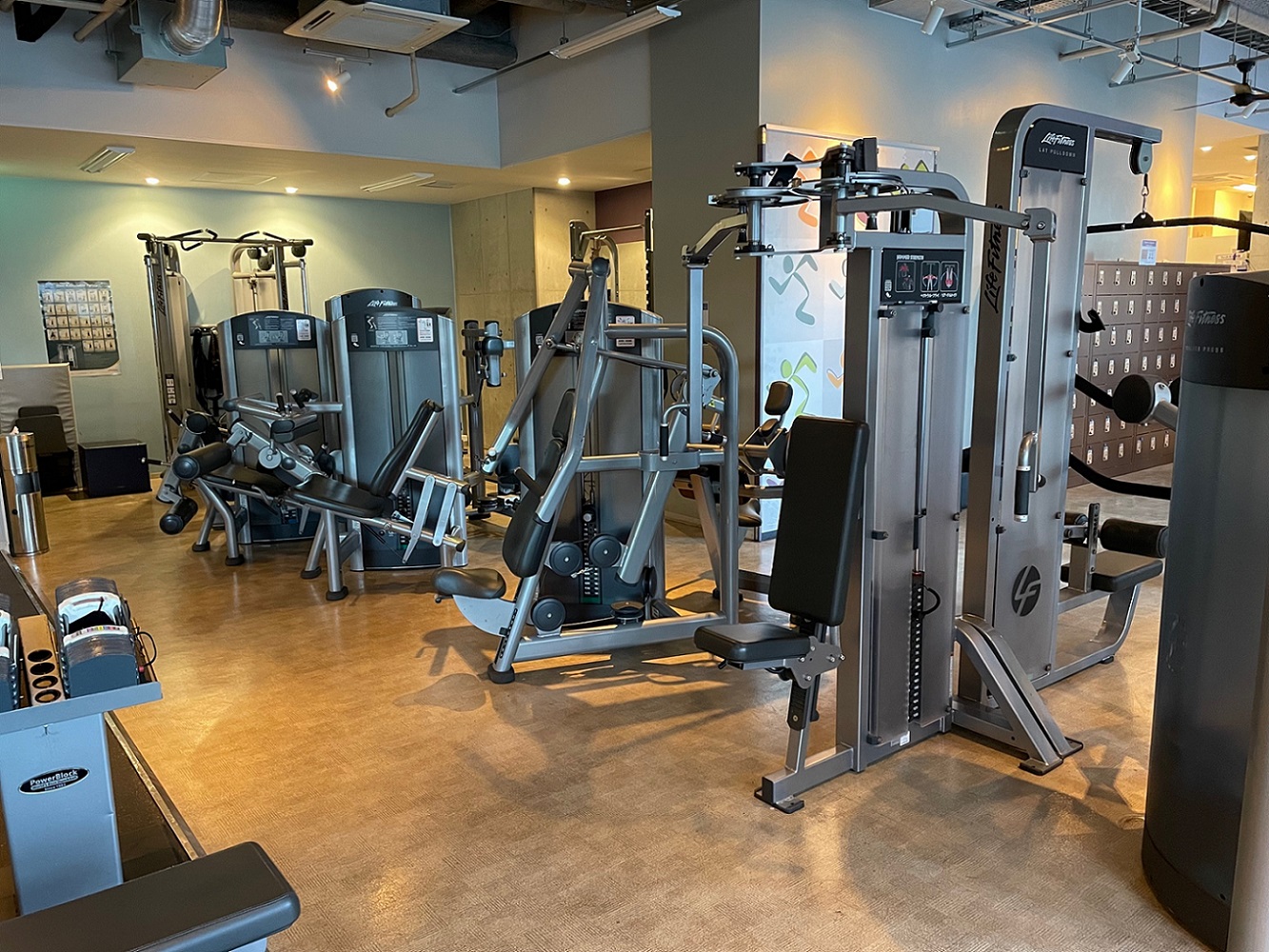 西新宿店 24時間営業のフィットネス ジム エニタイムフィットネス 新宿区