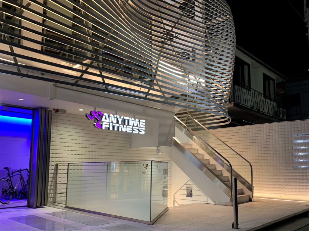 エニタイムフィットネス 神宮前店:外観