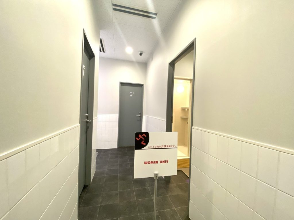 エニタイムフィットネス 横浜今宿店：女性専用お手洗い/シャワールーム