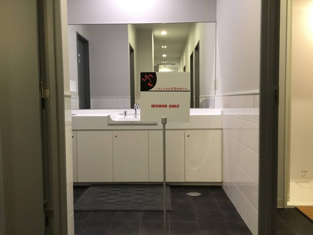 エニタイムフィットネス 厚木文化会館前店:女性専用お手洗い シャワールーム有り