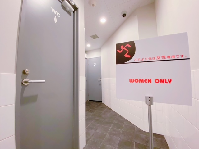 エニタイムフィットネス 上牧町店：女性専用お手洗い シャワールーム有り