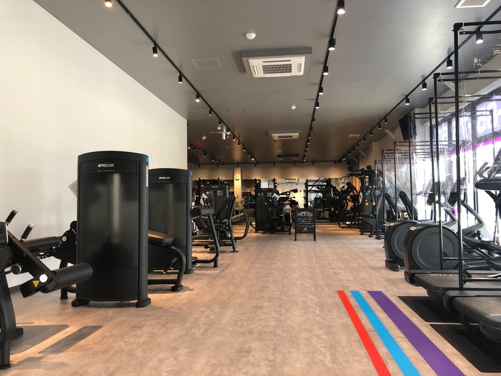 エニタイムフィットネス 柳川店：広々とした館内