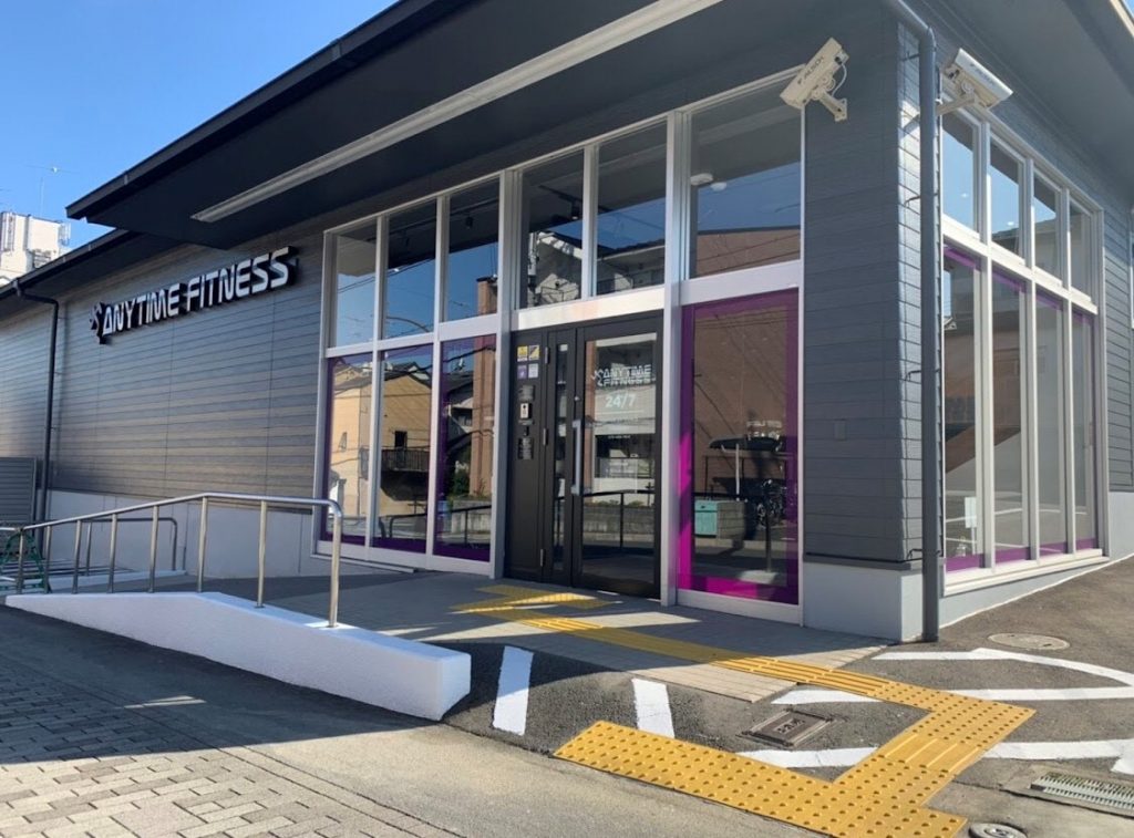 エニタイムフィットネス 京都御園橋店の公式店舗写真