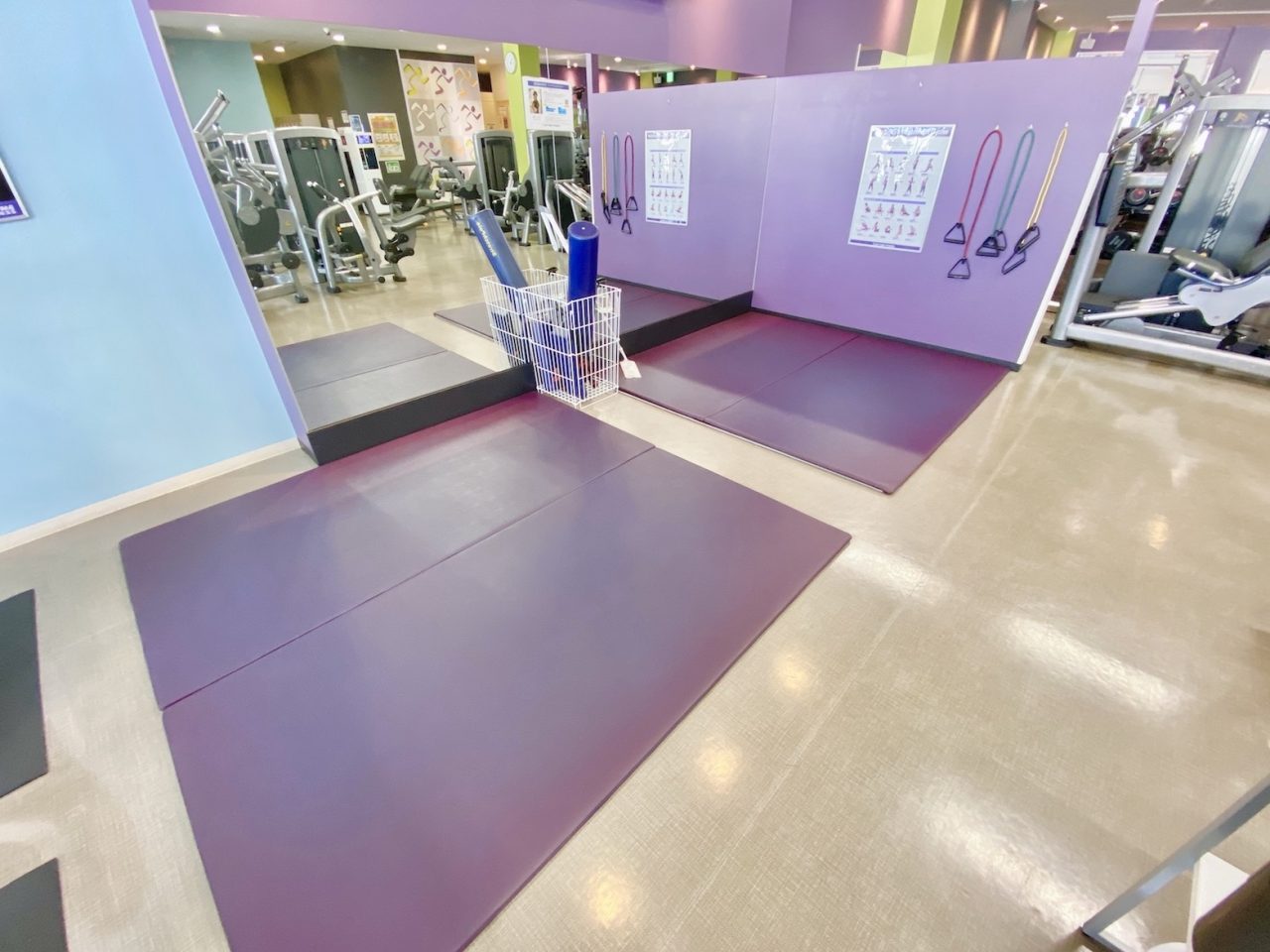 エニタイムフィットネス 鹿児島卸本町店:ストレッチエリア
