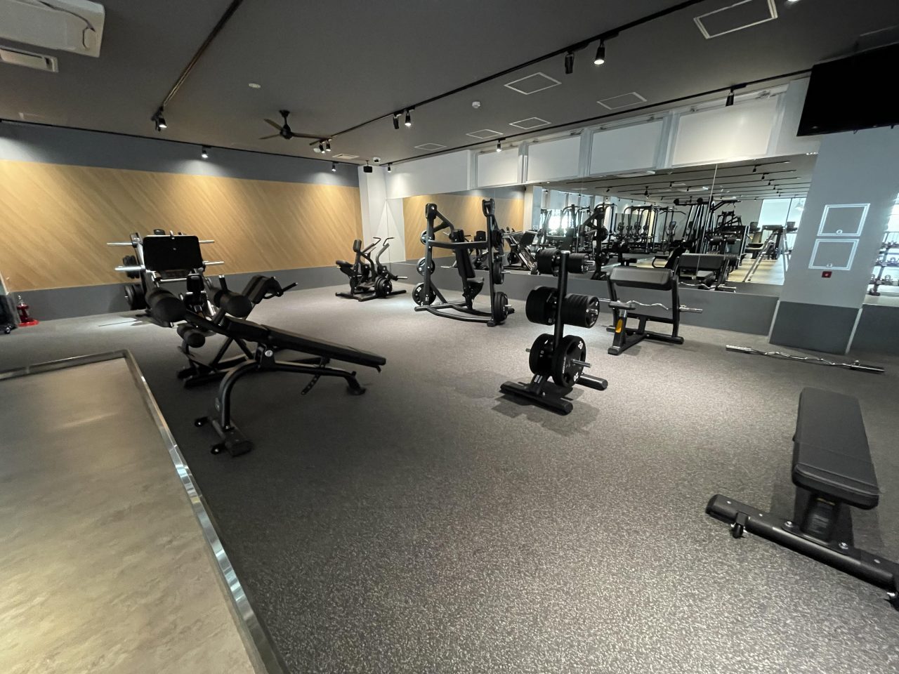 エニタイムフィットネス 鈴蘭台店の公式店舗写真
