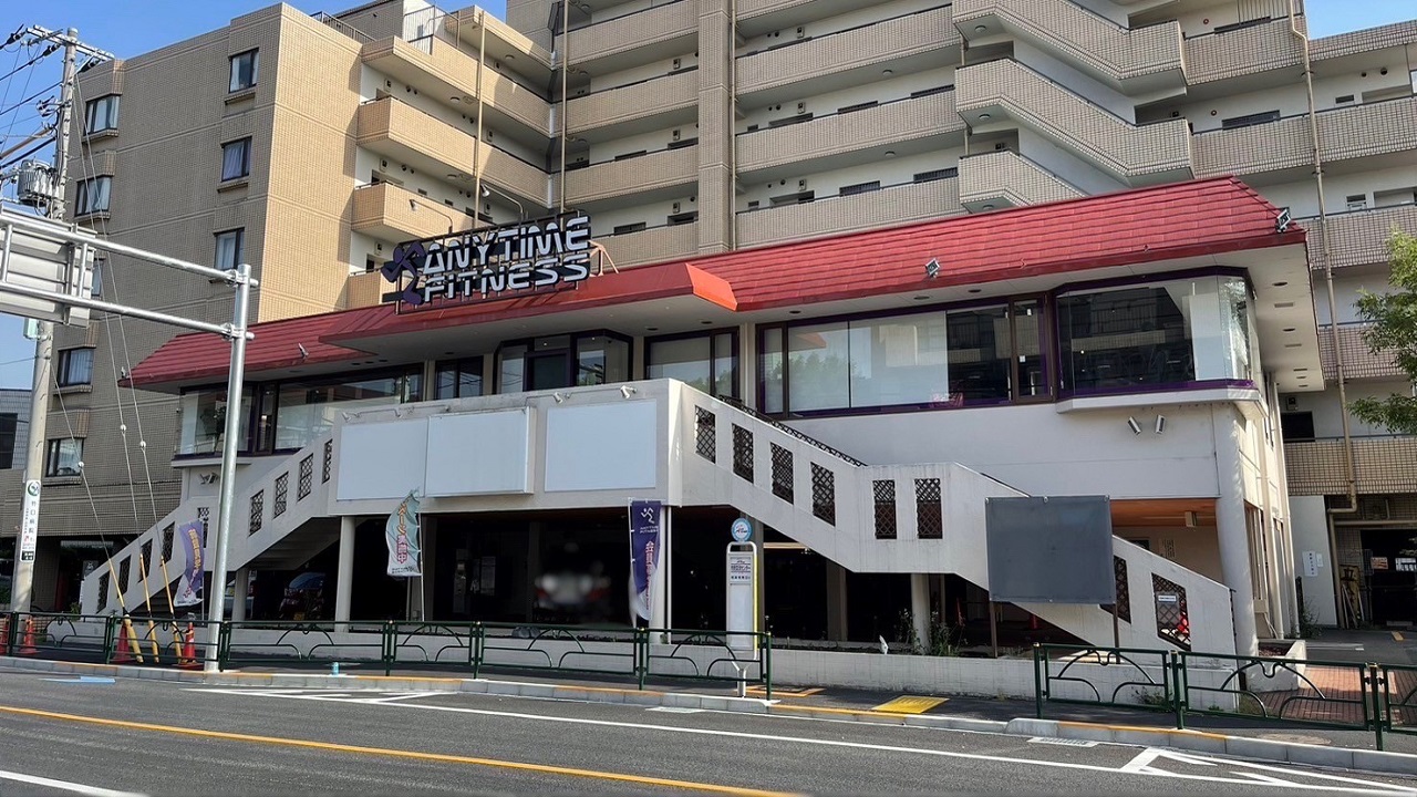 エニタイムフィットネス 昭島店の外観（公式掲載画像）