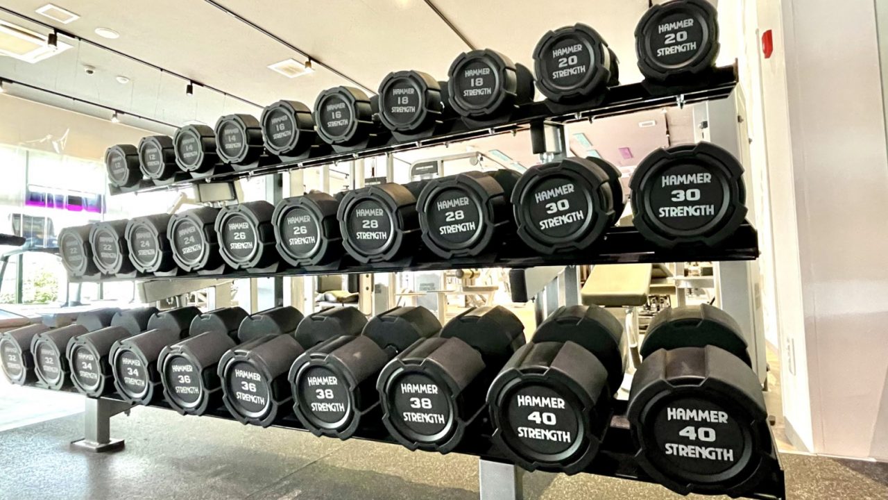 エニタイムフィットネス 高知神田店：ダンベルは40kgまで取り揃えております