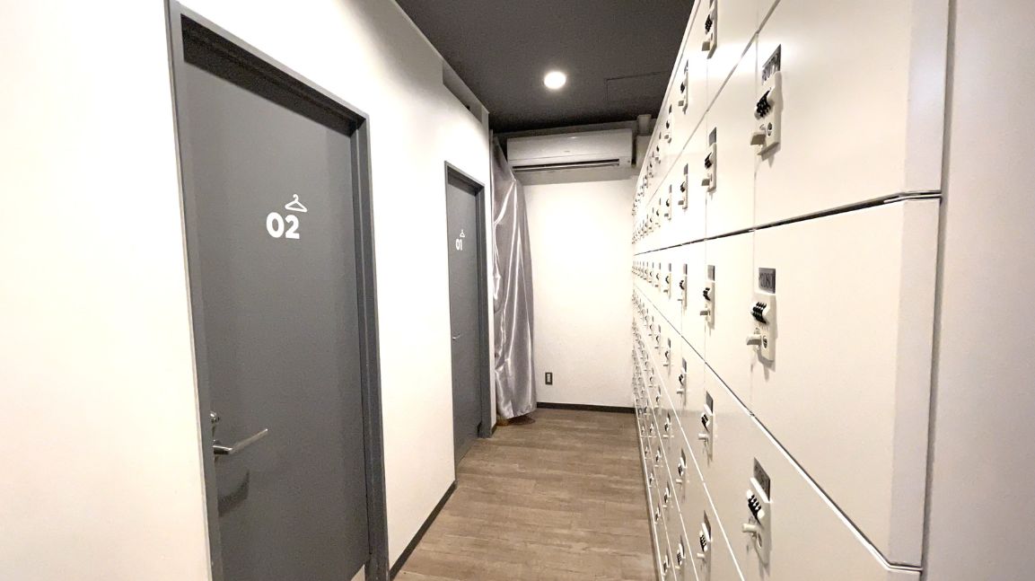 エニタイムフィットネス 浅草吾妻橋店：契約ロッカーはシューズ等置いて帰れます