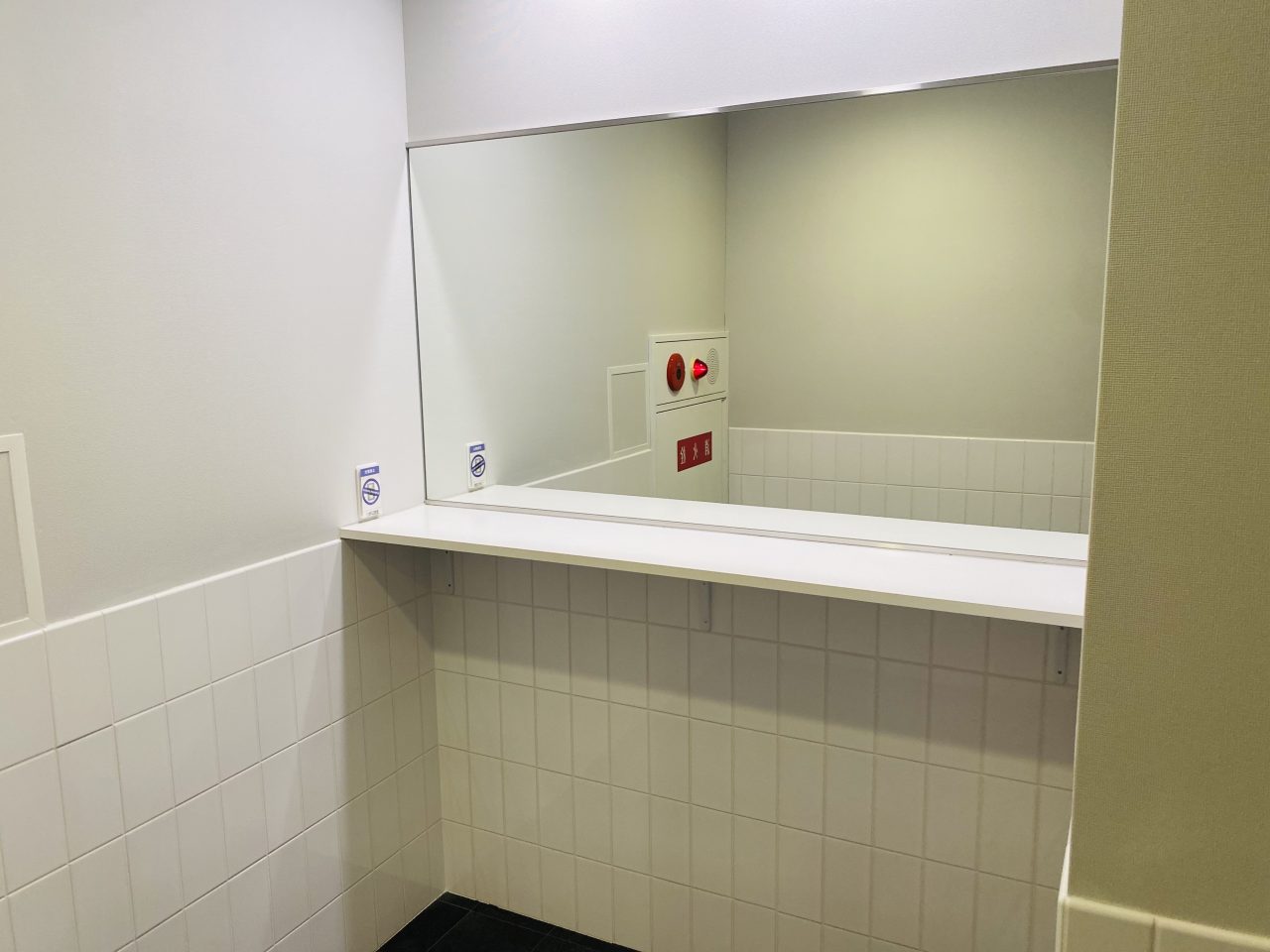 エニタイムフィットネス 寝屋川楠根北町店：女性専用エリア：パウダールーム