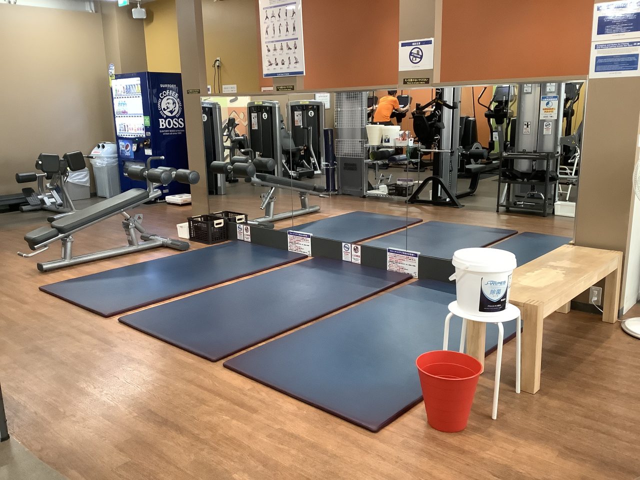 エニタイムフィットネス 新越谷店：ストレッチエリア