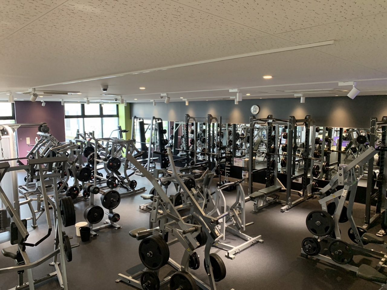 エニタイムフィットネス 学園の森店の公式店舗写真