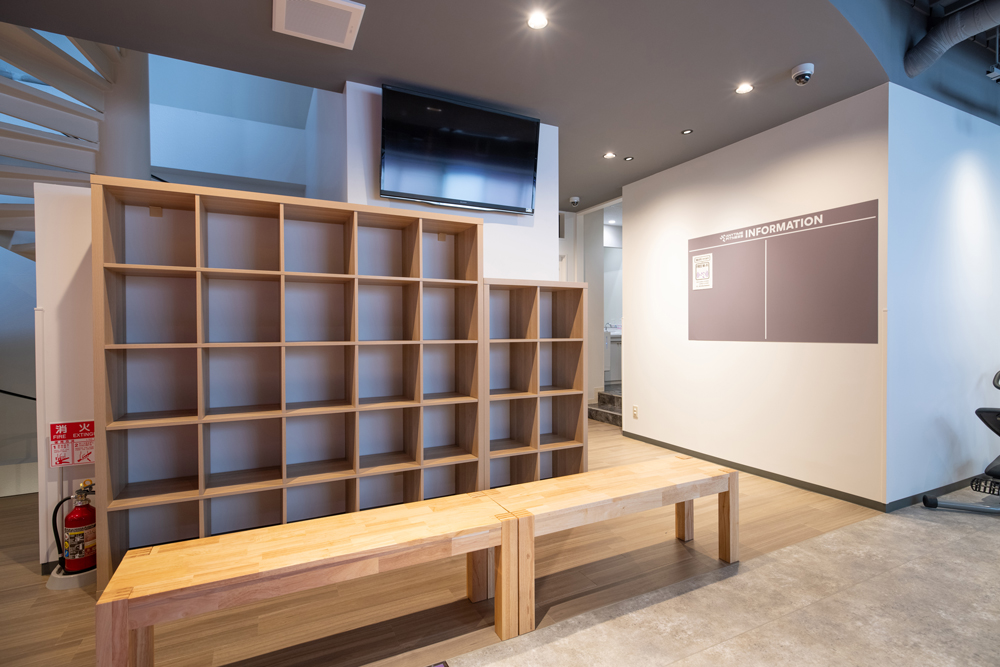 エニタイムフィットネス 中野坂上店:メンバーロビー