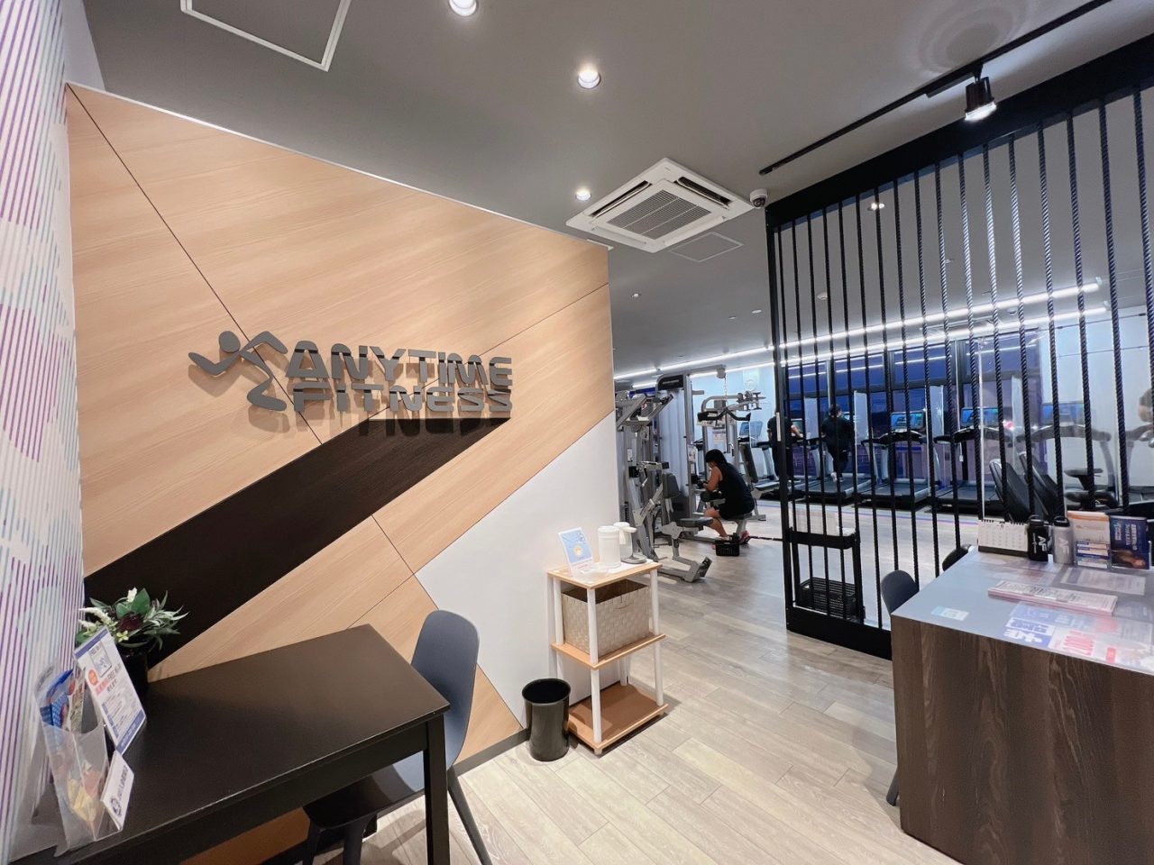 エニタイムフィットネス 二本松店:フロント•ゲストロビー