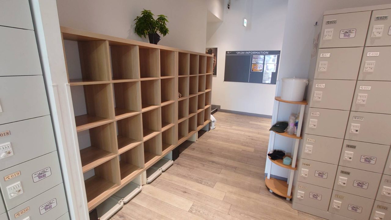 エニタイムフィットネス 泉大津北豊中町店：メンバーロビー