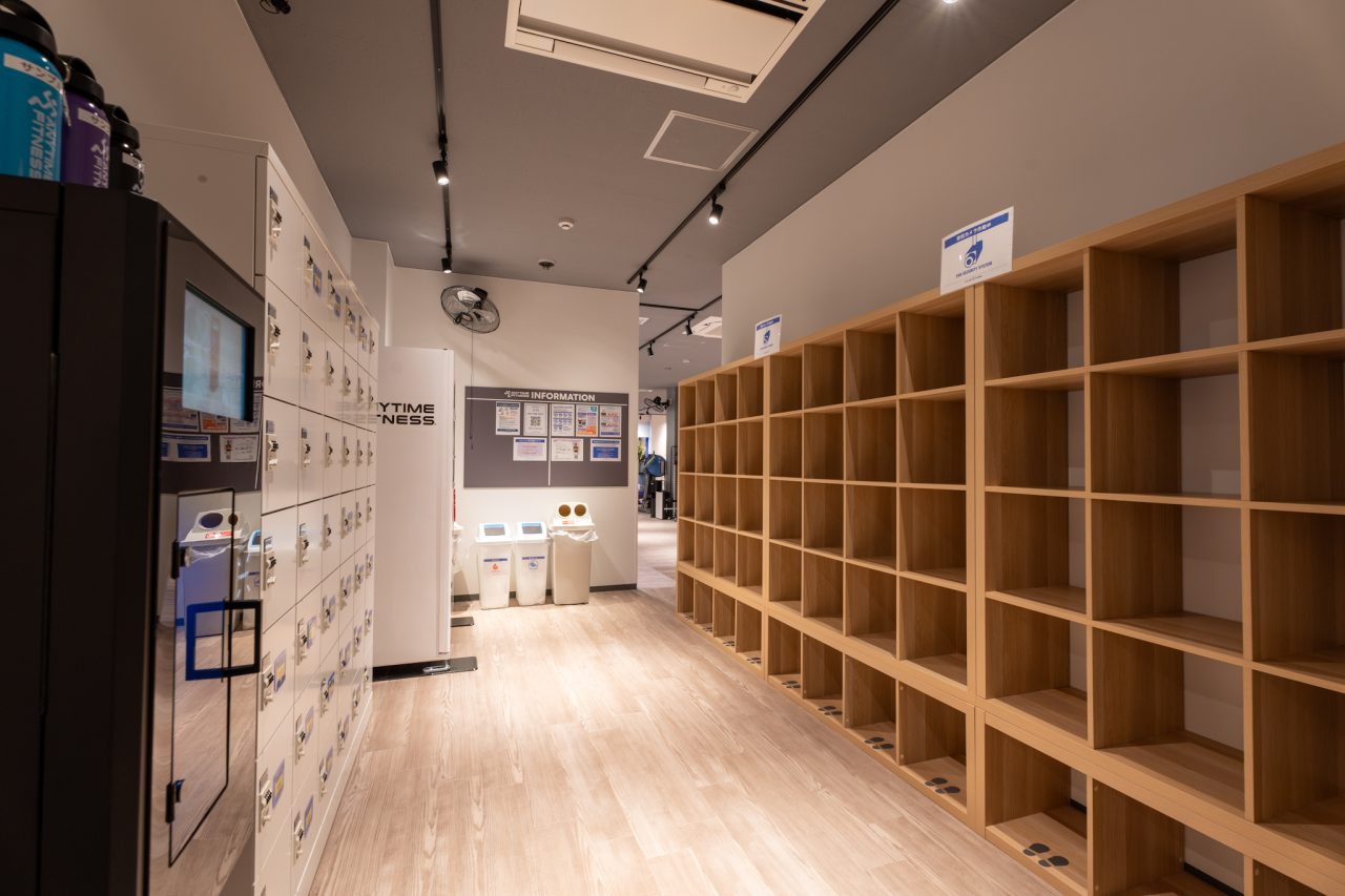 エニタイムフィットネス 港北師岡店:メンバーロビー
