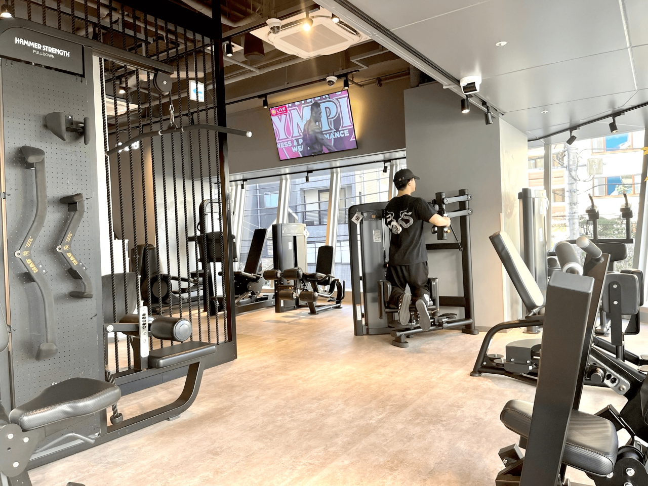 エニタイムフィットネス 六本木店の公式店舗写真