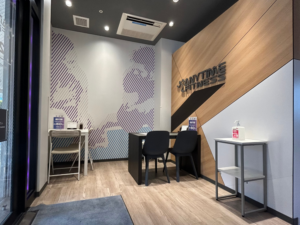 エニタイムフィットネス 新橋店の公式店舗写真