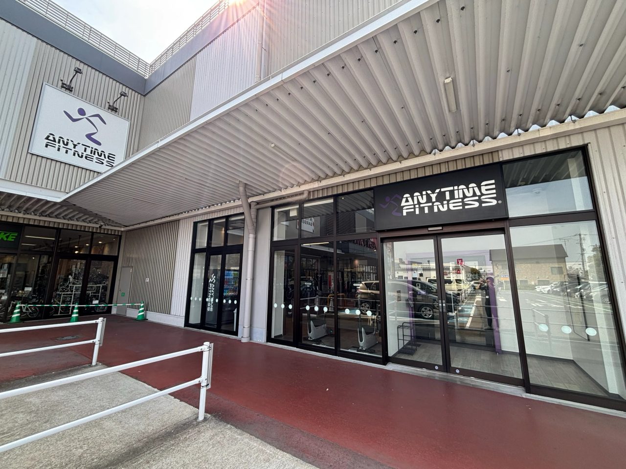 エニタイムフィットネス イオンタウン四日市泊店の店舗写真