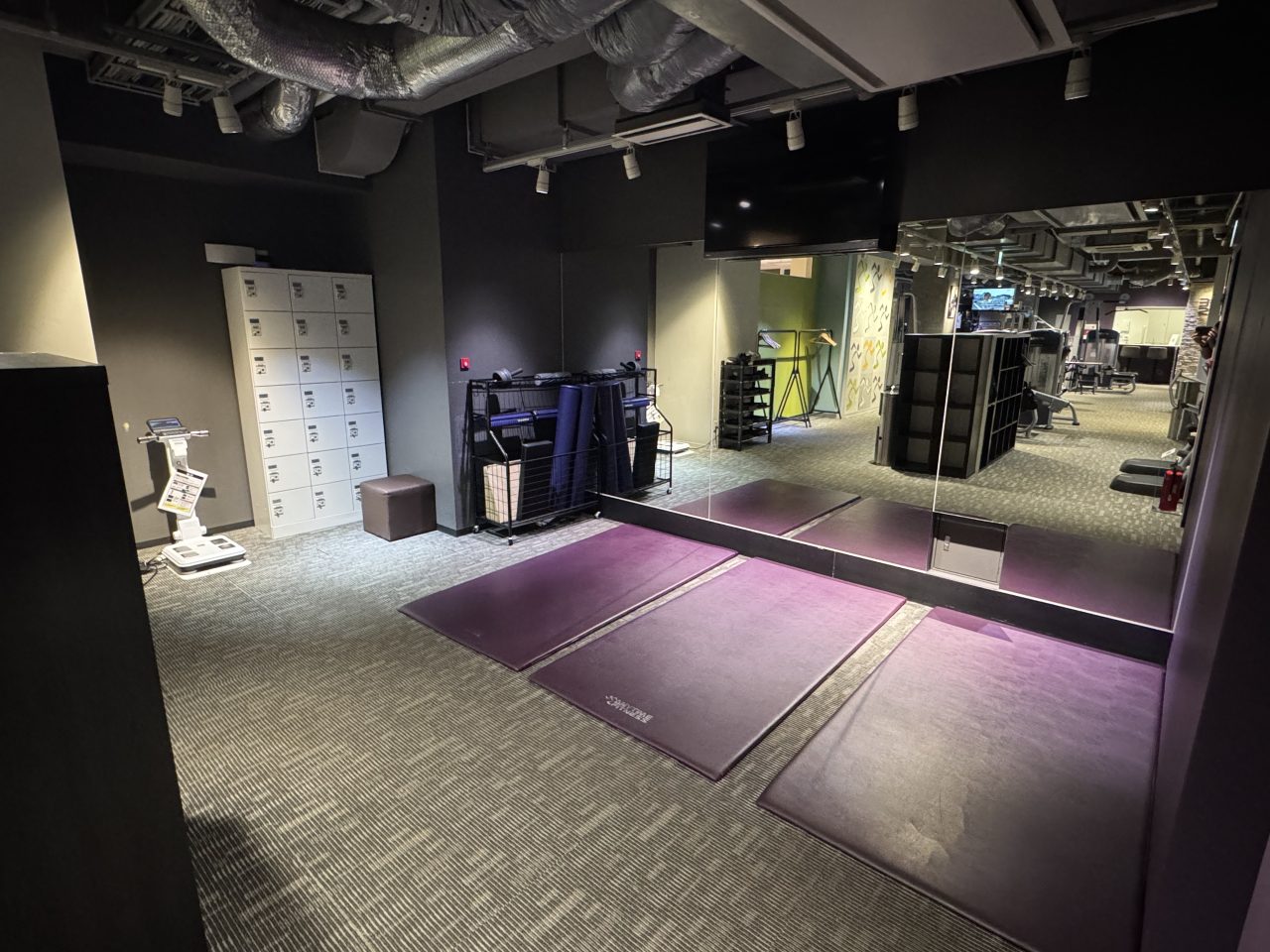 エニタイムフィットネス 盛岡菜園店:ストレッチエリア