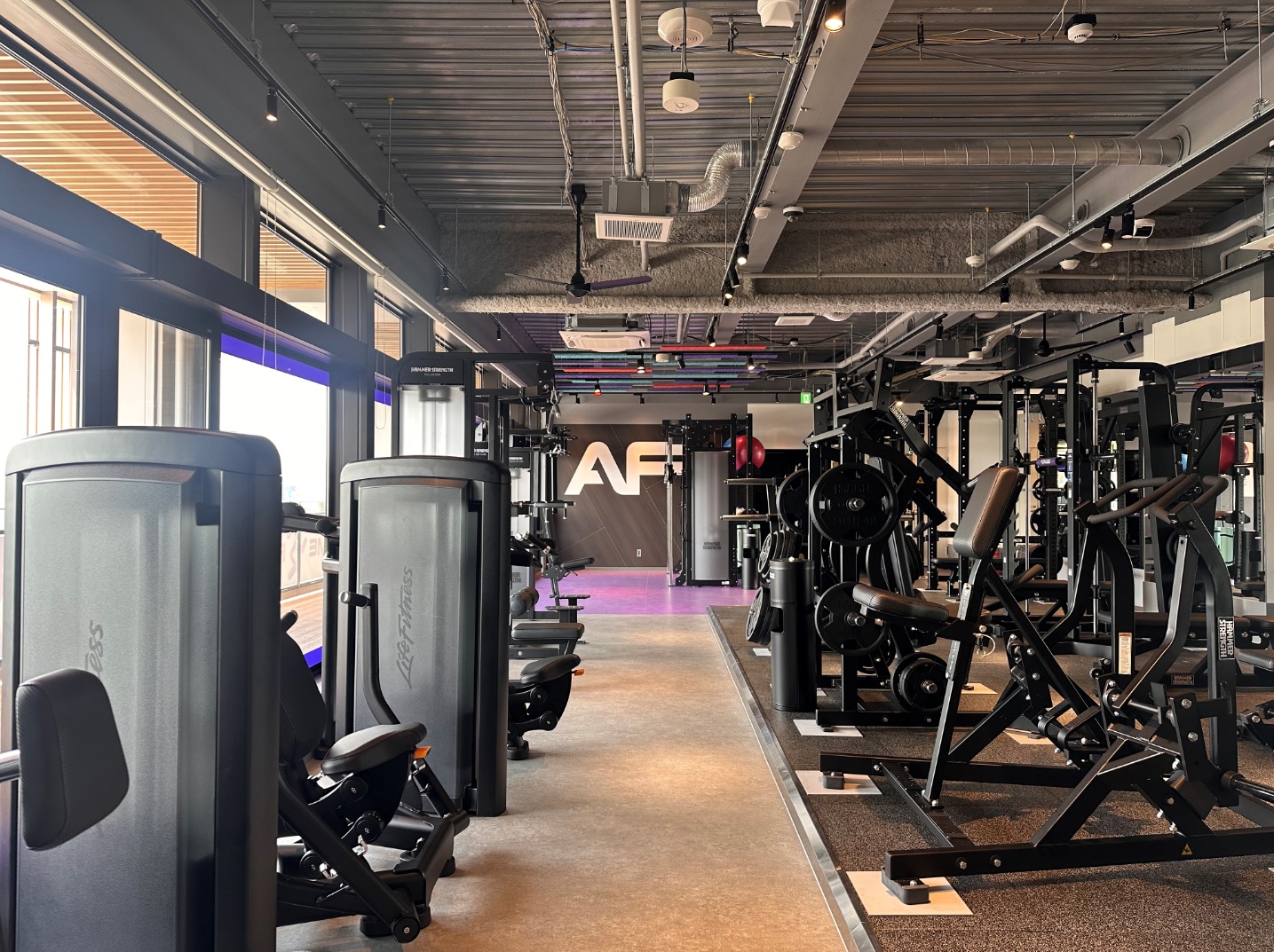 片瀬江の島店｜24時間営業のフィットネス ジム｜エニタイム