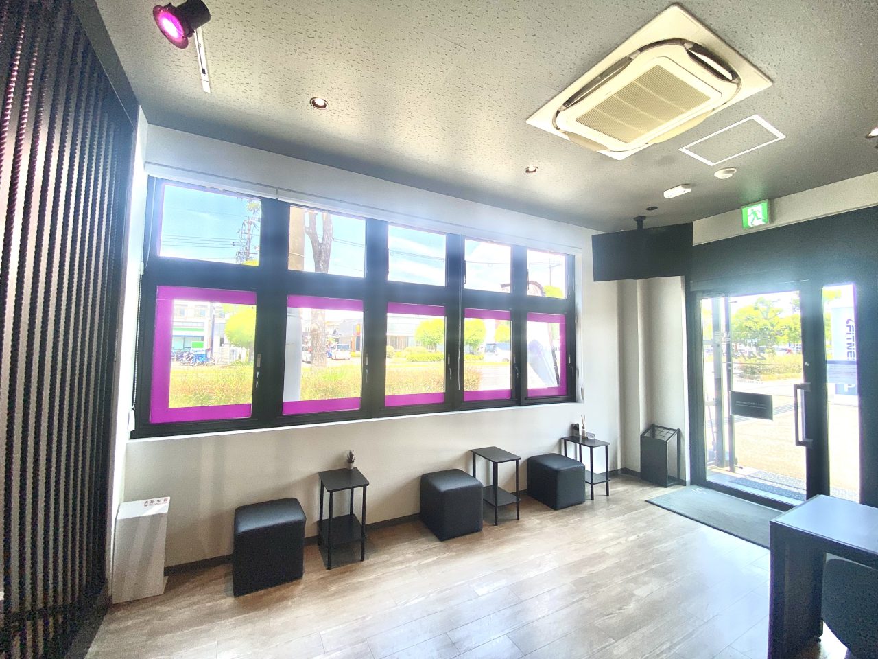 エニタイムフィットネス 明石魚住店:ゲストロビー