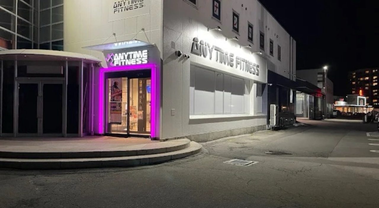 エニタイムフィットネス 諏訪店の公式店舗写真