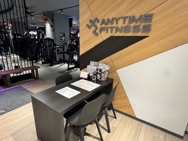 エニタイムフィットネス 横須賀汐入店:ゲストロビー