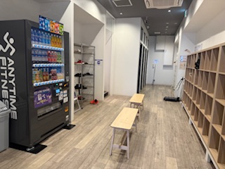 エニタイムフィットネス 日立店:メンバーロビー