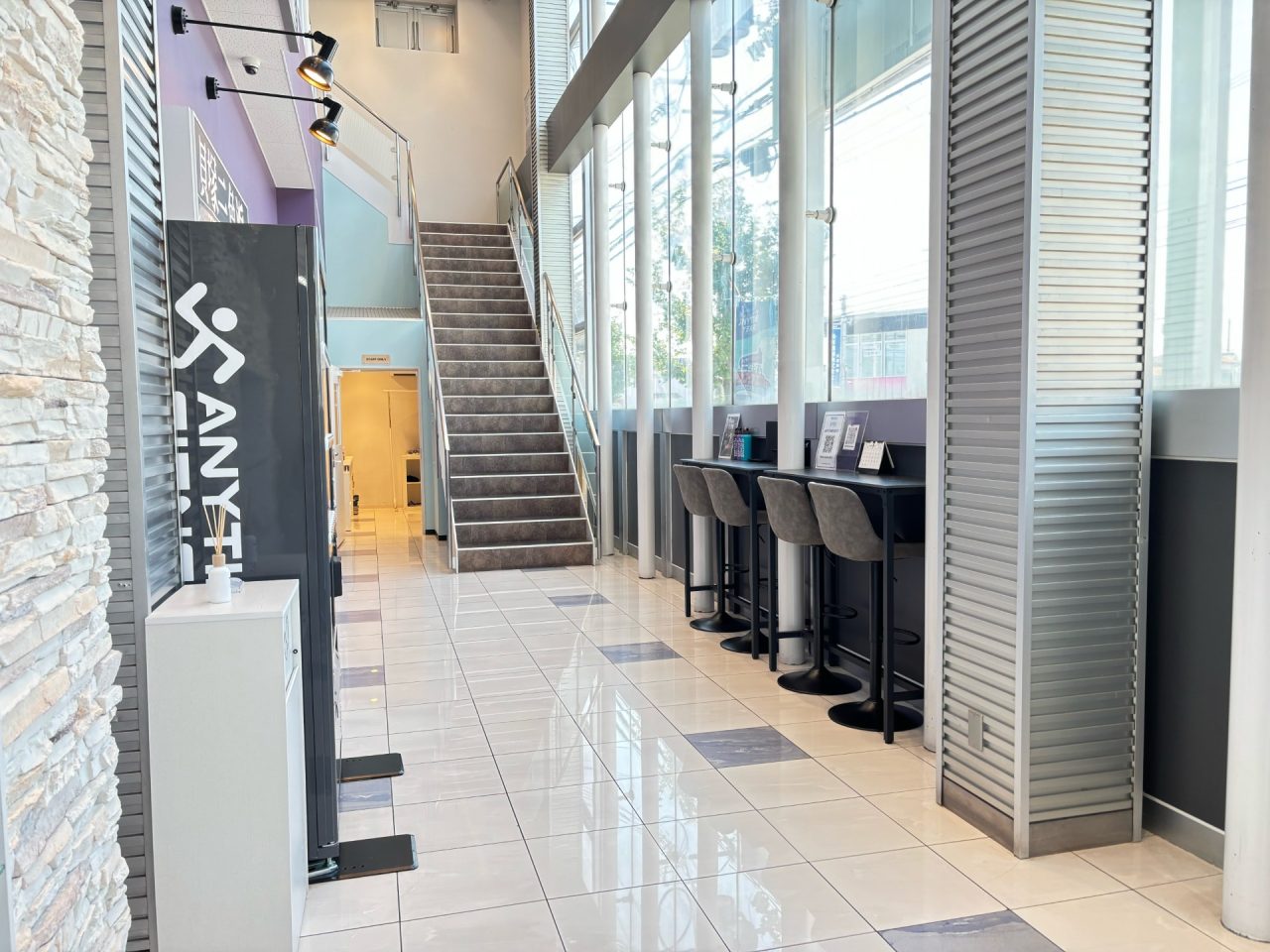 エニタイムフィットネス 貝塚二色浜店：ゲストロビー