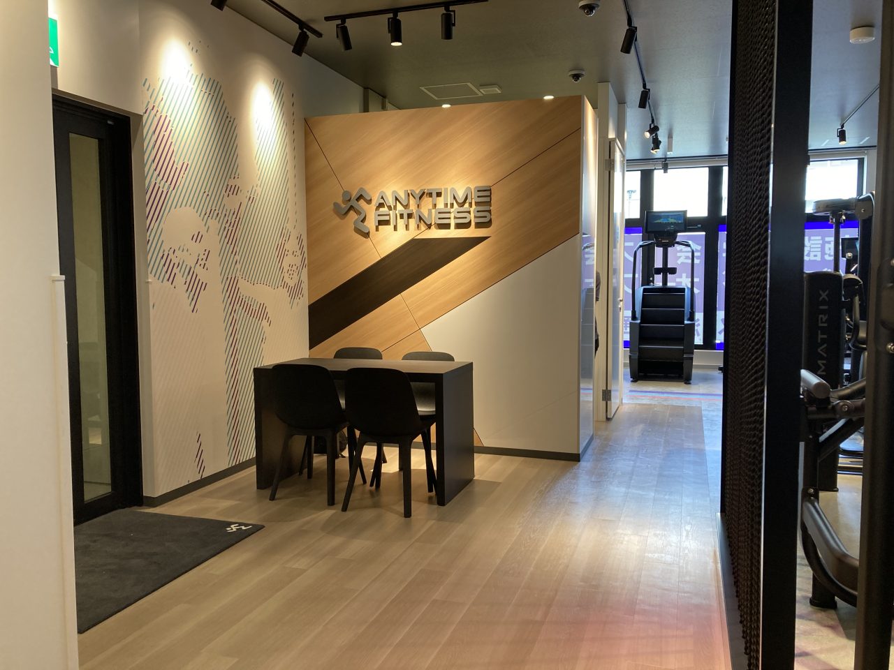 エニタイムフィットネス 渡辺通3丁目店:ゲストロビー