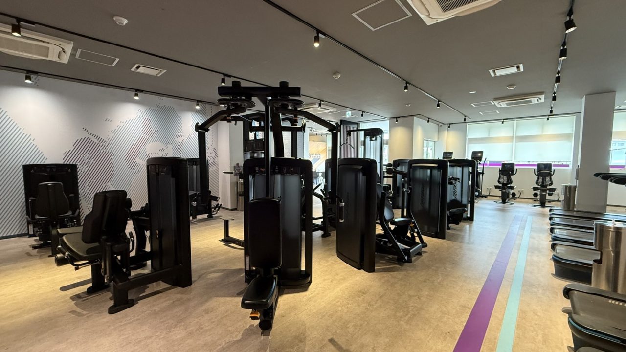エニタイムフィットネス 中山寺店：マシンエリア②