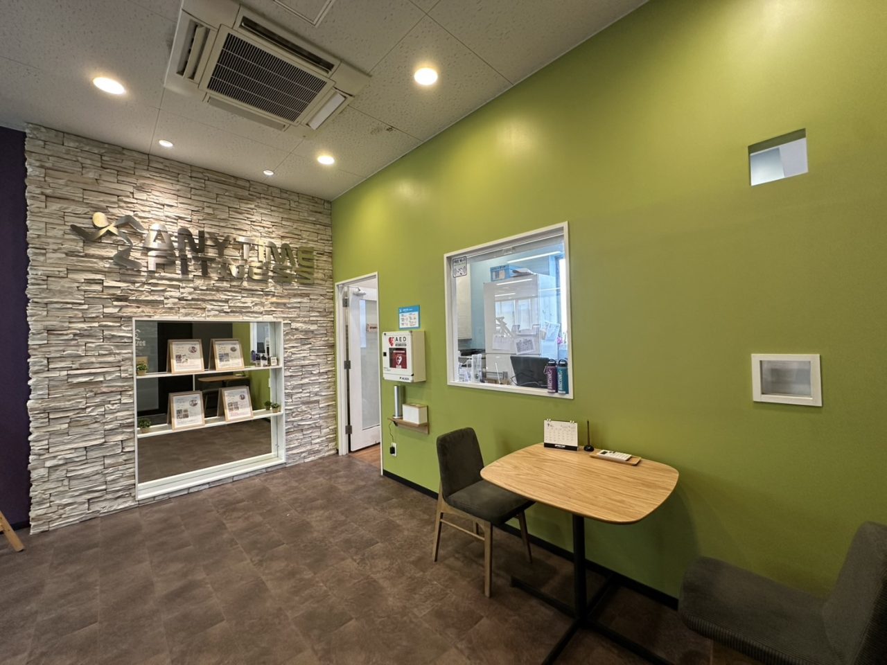 エニタイムフィットネス 長吉長原店：ゲストロビー