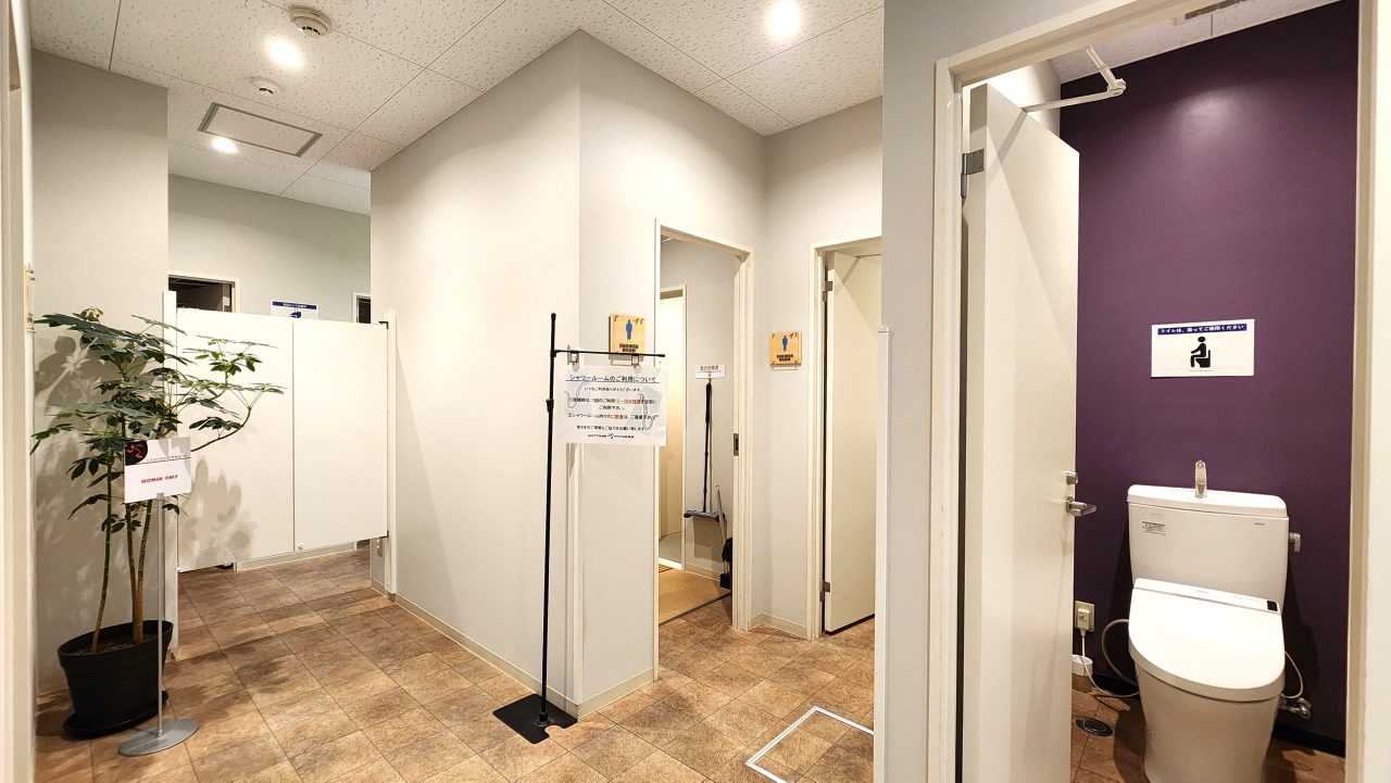 エニタイムフィットネス 長野南店：メンバーロビー