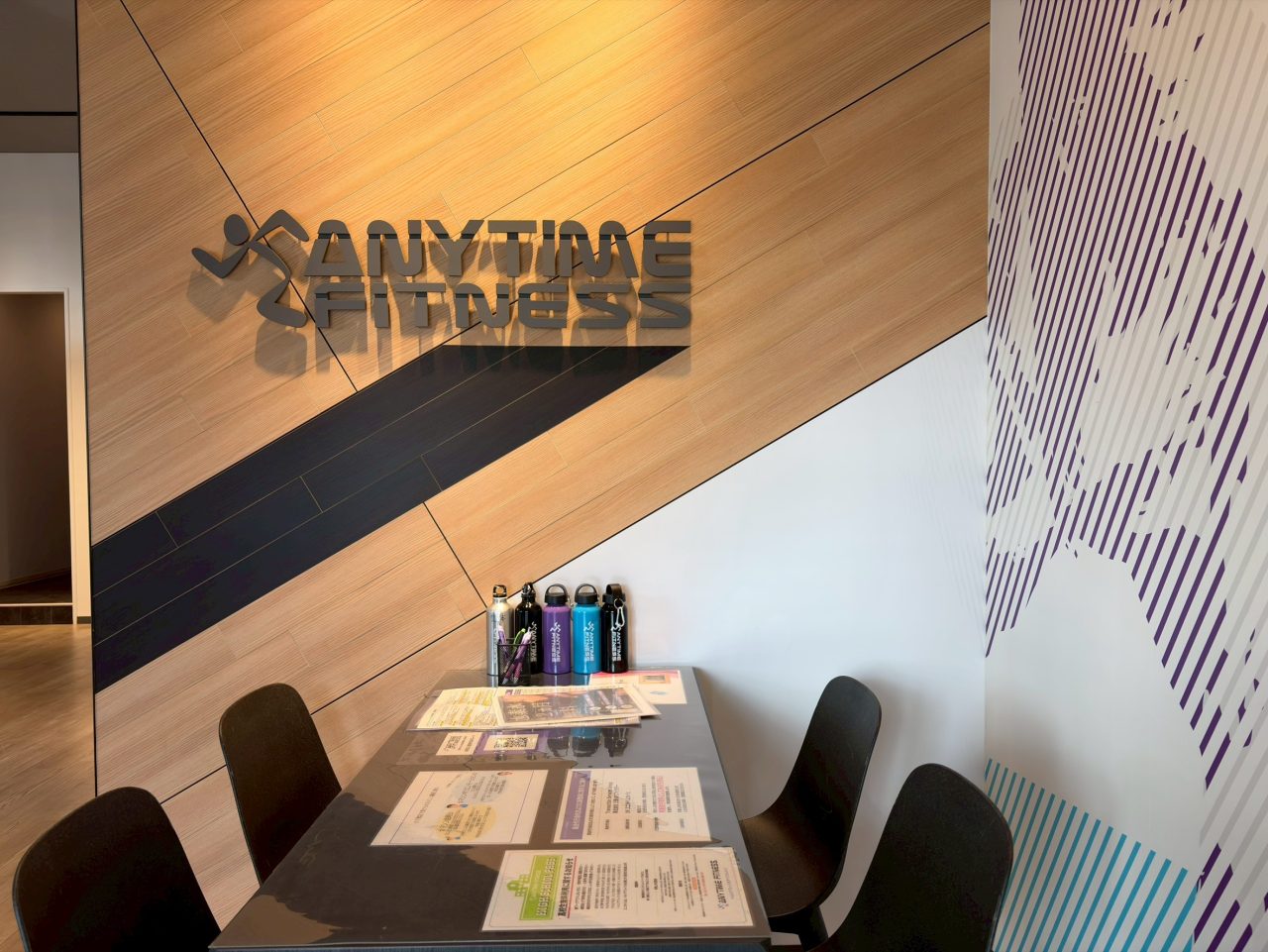 エニタイムフィットネス 下館店：受付エントランス