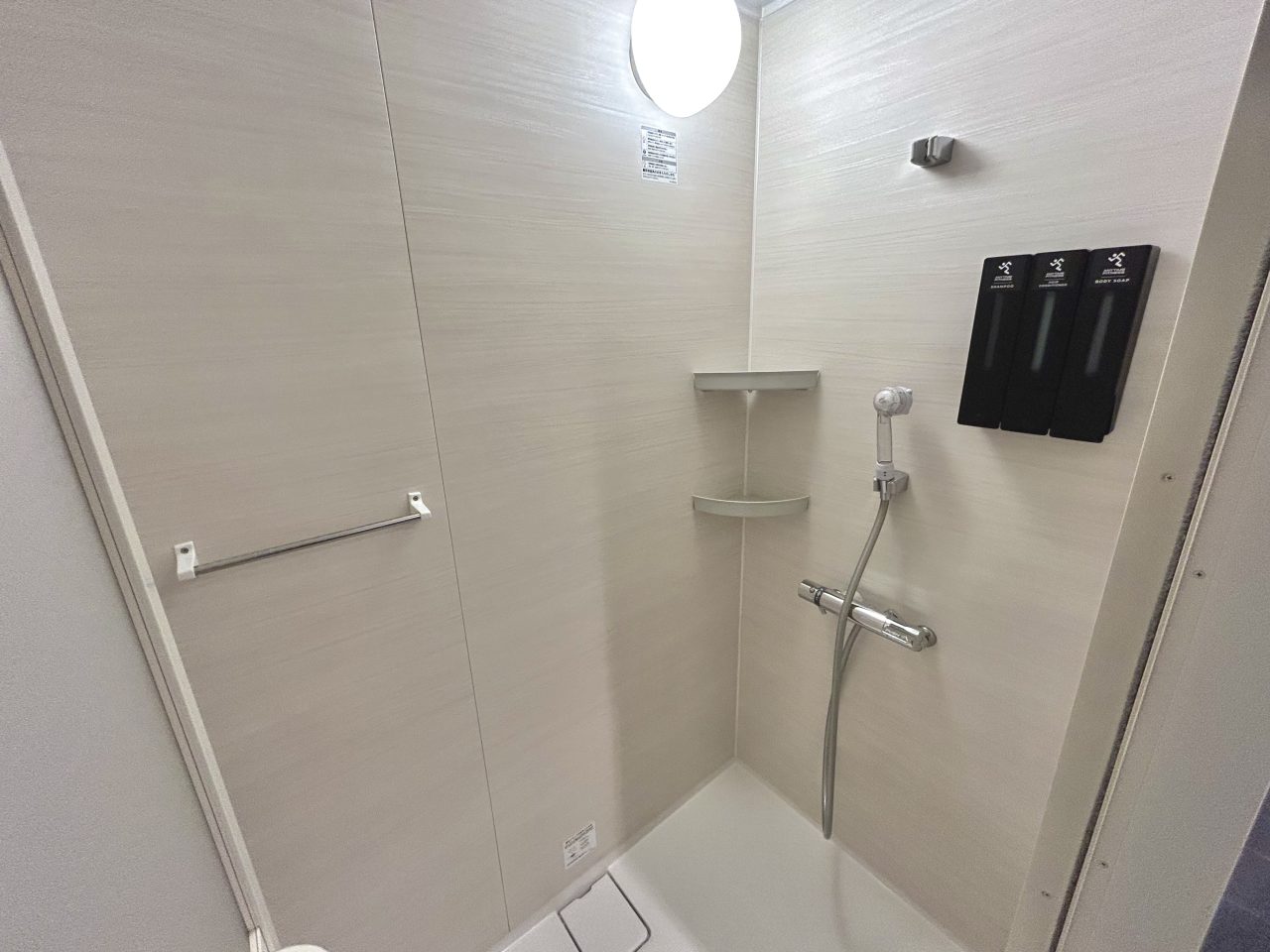 エニタイムフィットネス 岐阜河渡店：シャワールーム(ソープ類完備)