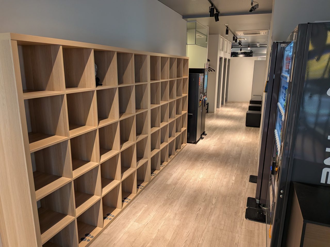 エニタイムフィットネス 高宮店:メンバーロビー