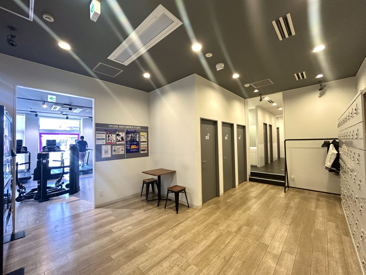 エニタイムフィットネス 越谷花田店:メンバーロビー