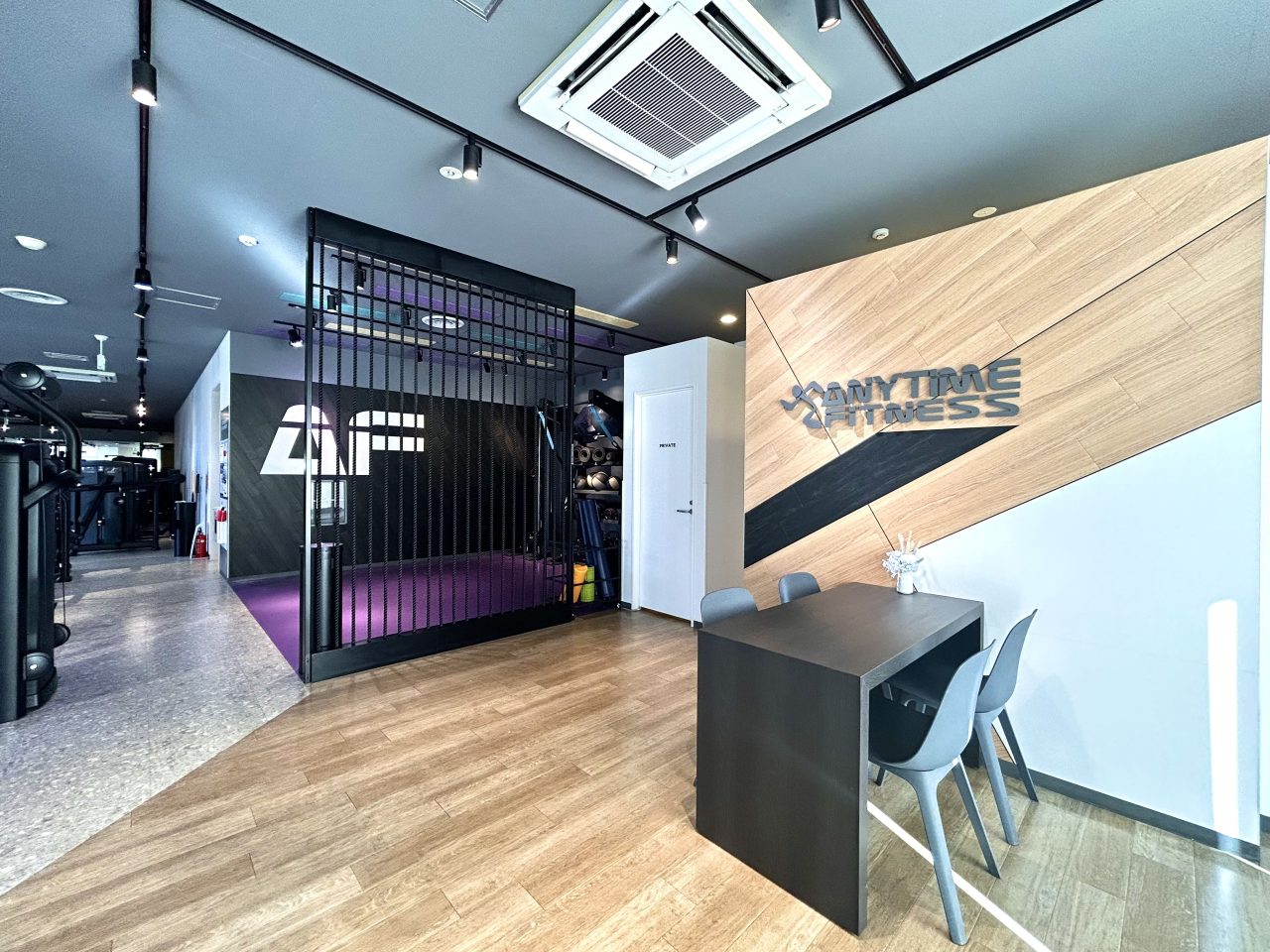 エニタイムフィットネス 越谷花田店の店舗写真