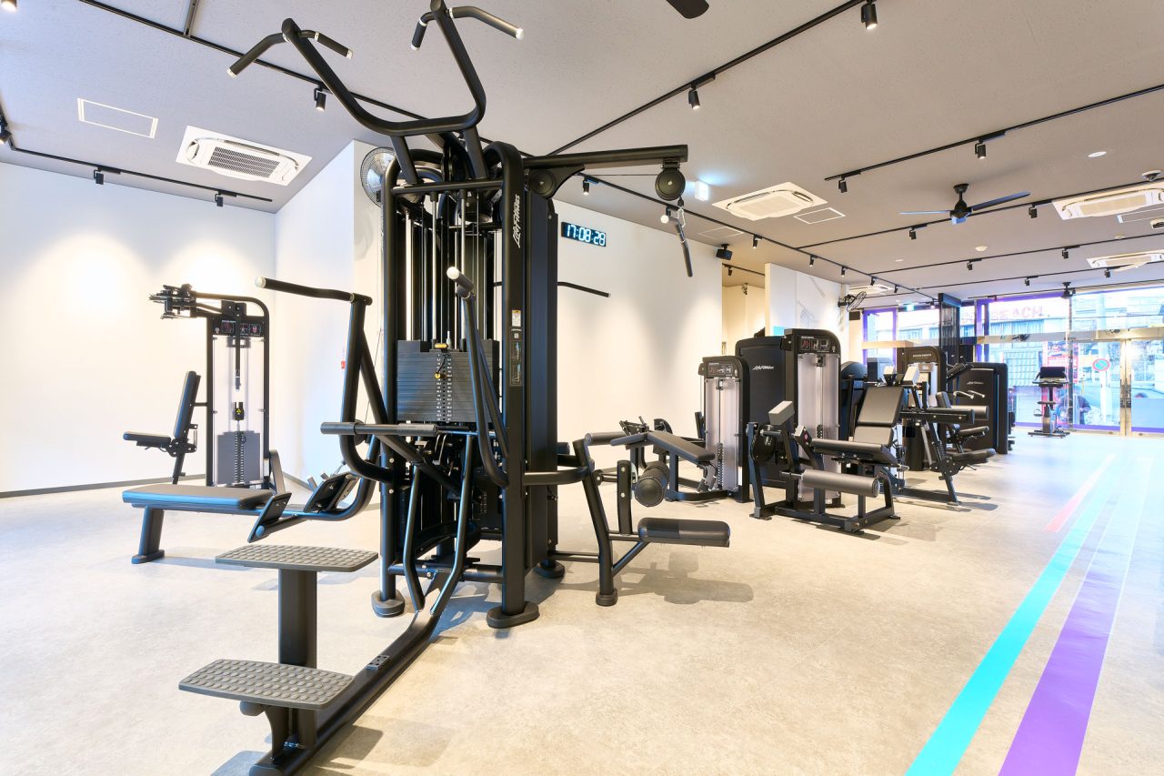 エニタイムフィットネス 鶴ケ峰店の公式店舗写真