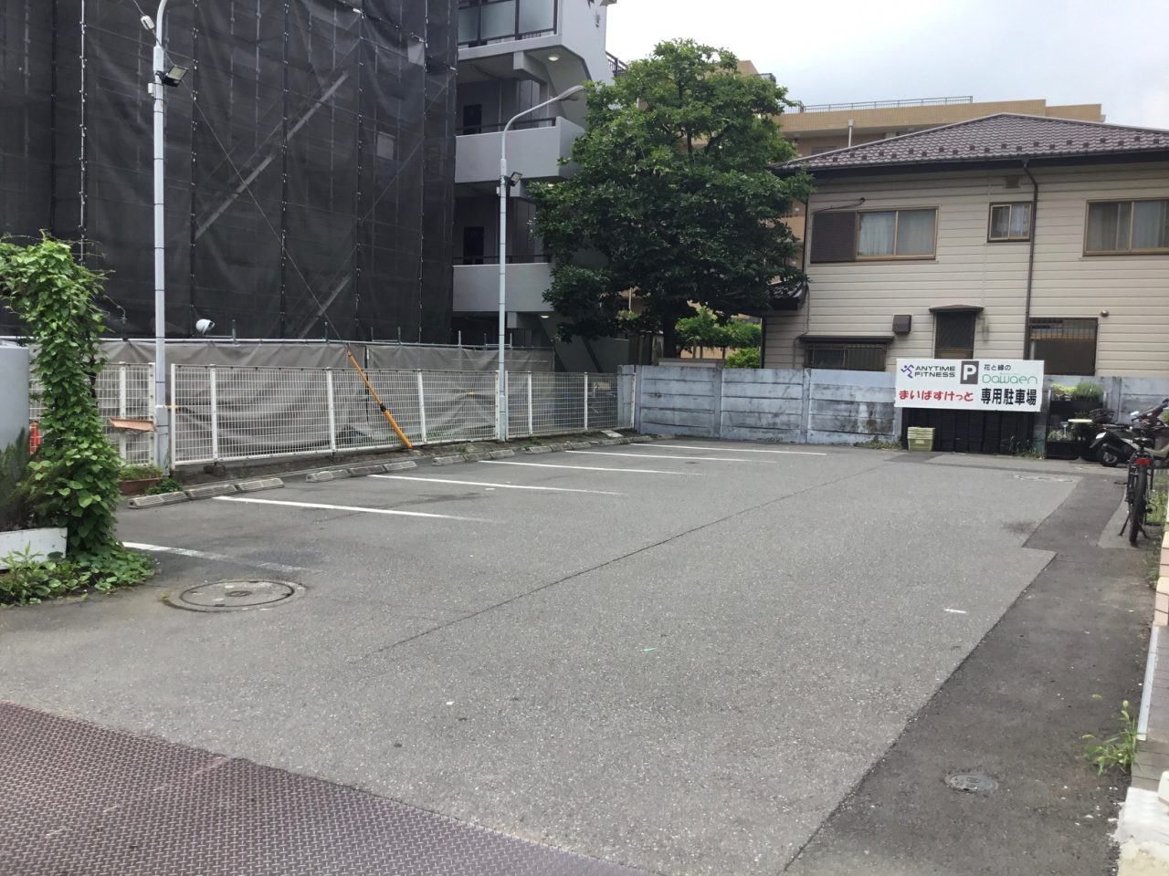 エニタイムフィットネス 武蔵中原店:共用駐車場6台