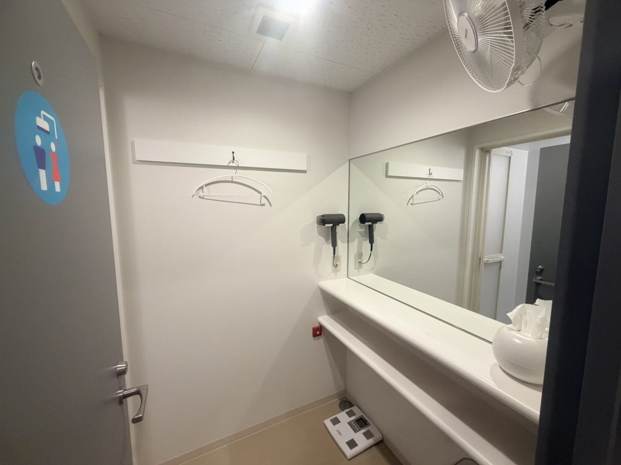 エニタイムフィットネス 西調布店：シャワールーム