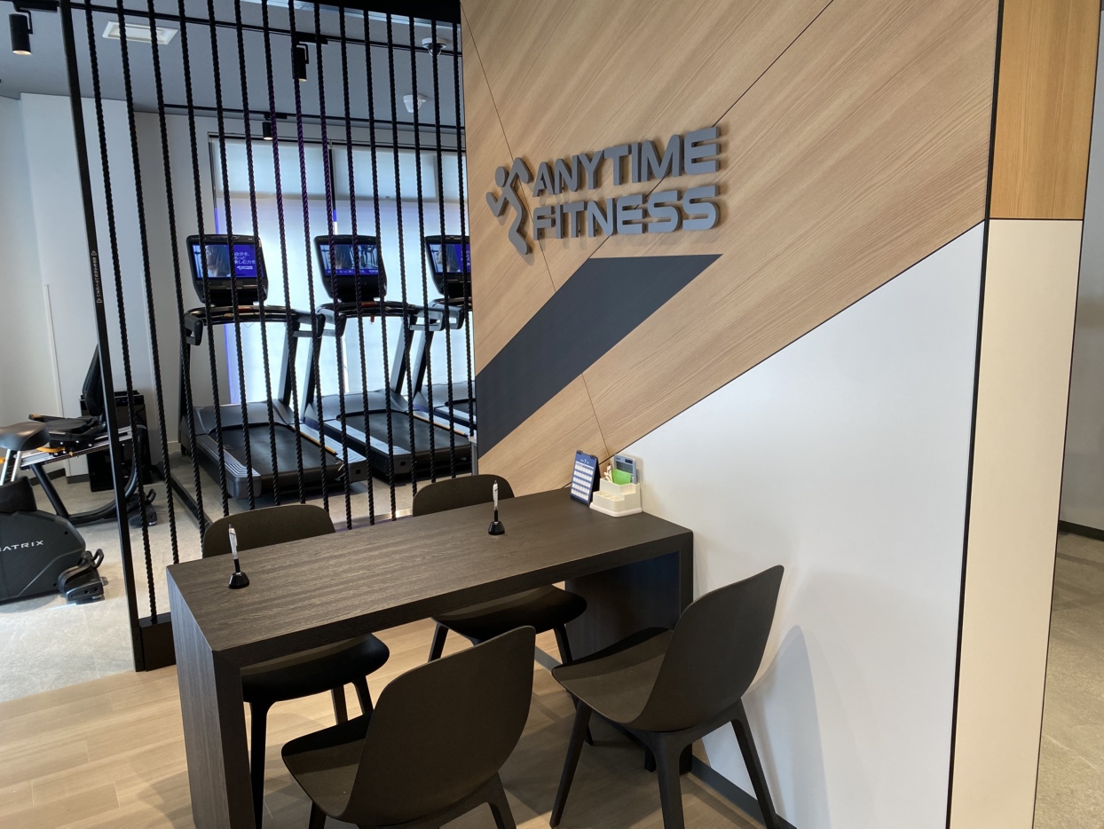 エニタイムフィットネス 亀戸店：ゲストロビー
