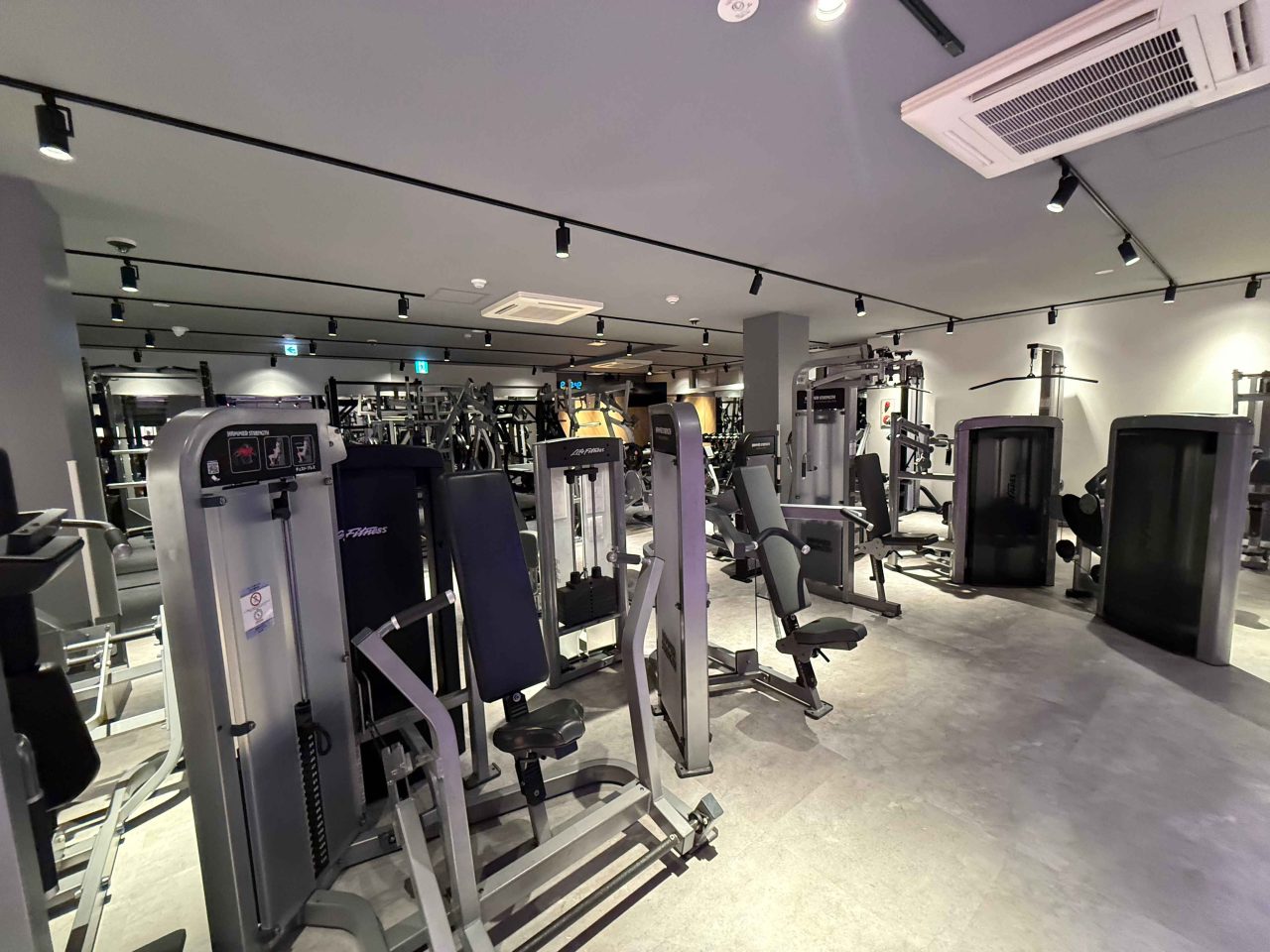 エニタイムフィットネス 小岩店の公式店舗写真