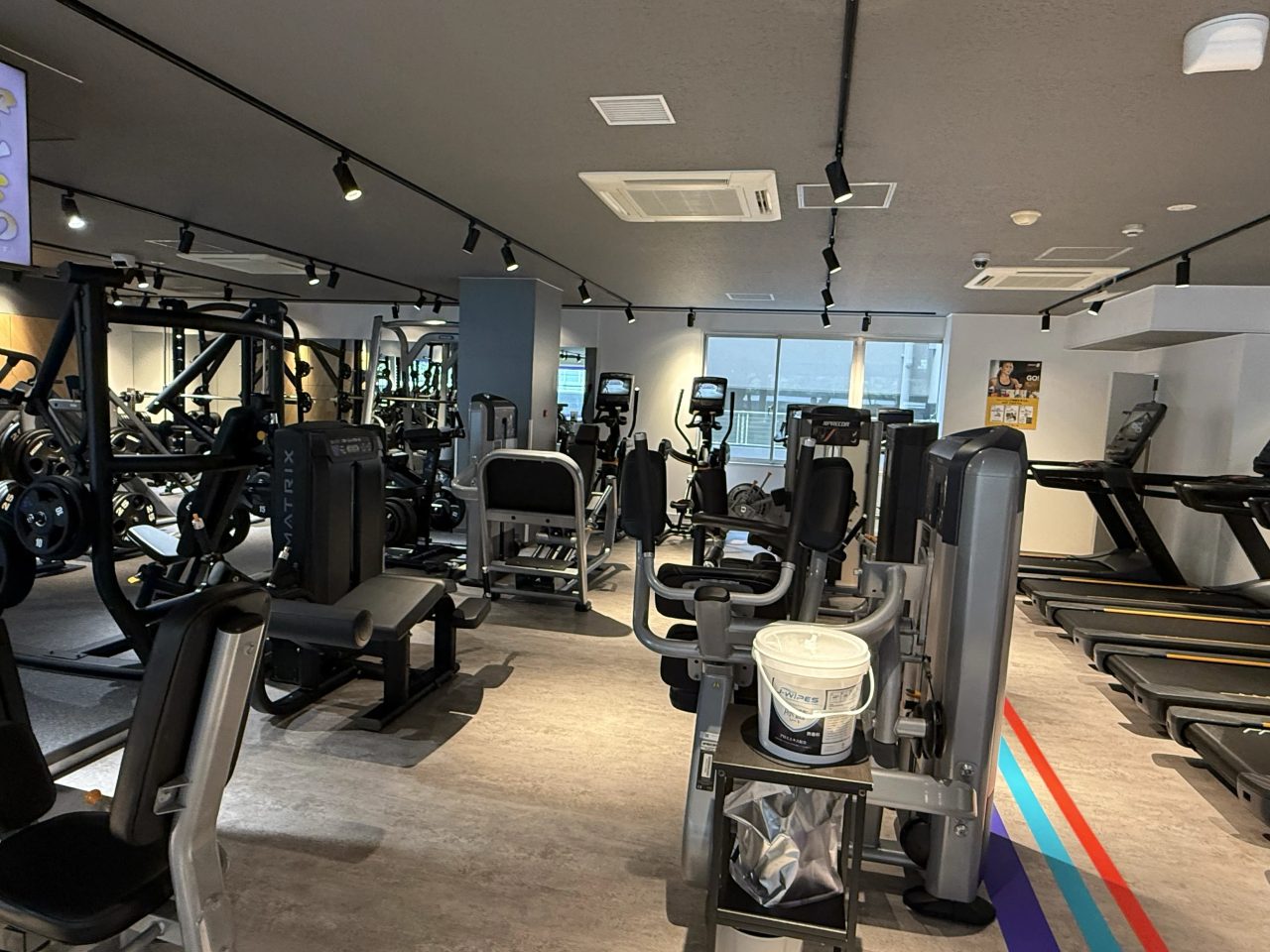 エニタイムフィットネス 阪急塚口駅前店：マシンエリア