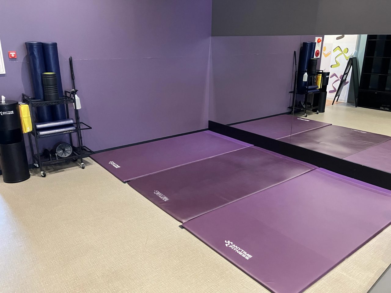 エニタイムフィットネス 栗東店:ストレッチエリア